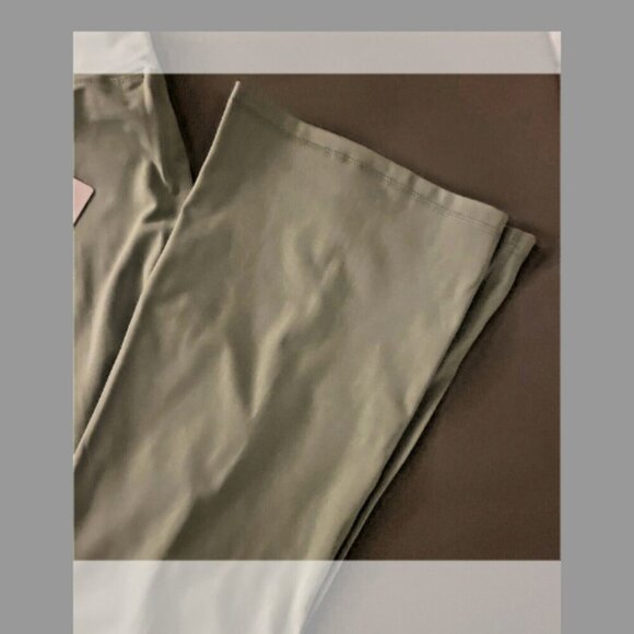 NWT Iceberg Green Yogalicious Lux Polarlux Prestige Slit Bottom Joggers XL - Picture 5 of 7